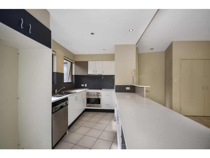 8/77 McLean Street, Coolangatta QLD 4225