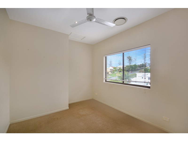 8/77 McLean Street, Coolangatta QLD 4225