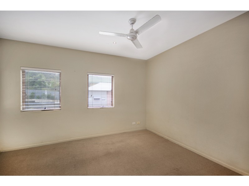 8/77 McLean Street, Coolangatta QLD 4225