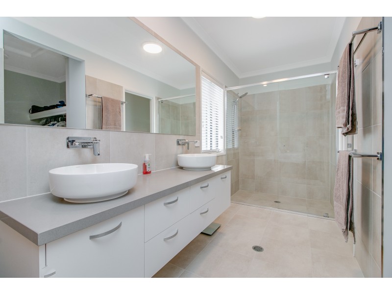 25 Lorikeet Drive, Tweed Heads South NSW 2486