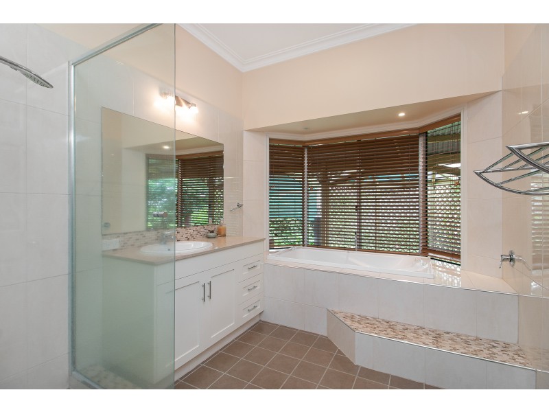 8 Glenbrae Drive, Terranora NSW 2486