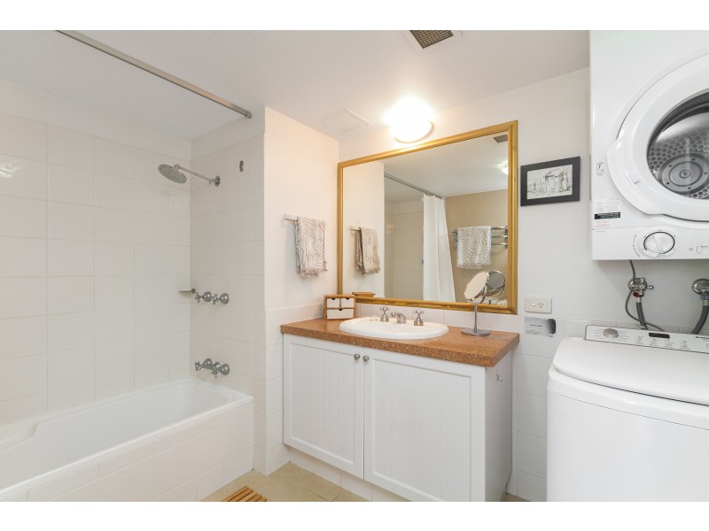 246/99 Griffith Street, Coolangatta QLD 4225