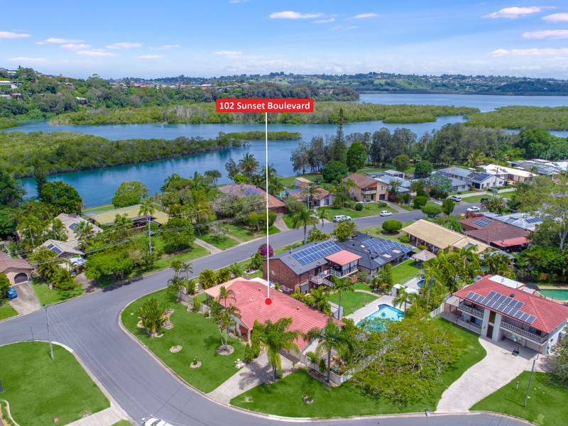 102 Sunset Boulevard, Tweed Heads West NSW 2485