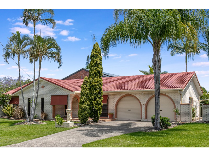 102 Sunset Boulevard, Tweed Heads West NSW 2485