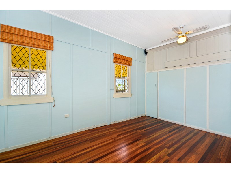 37 Dutton Street, Coolangatta QLD 4225