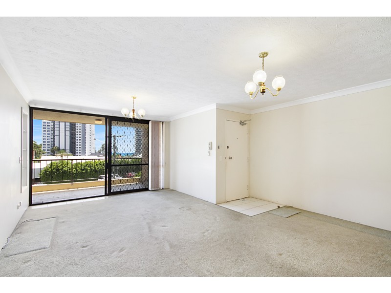 2/18 Lanham Street, Coolangatta QLD 4225