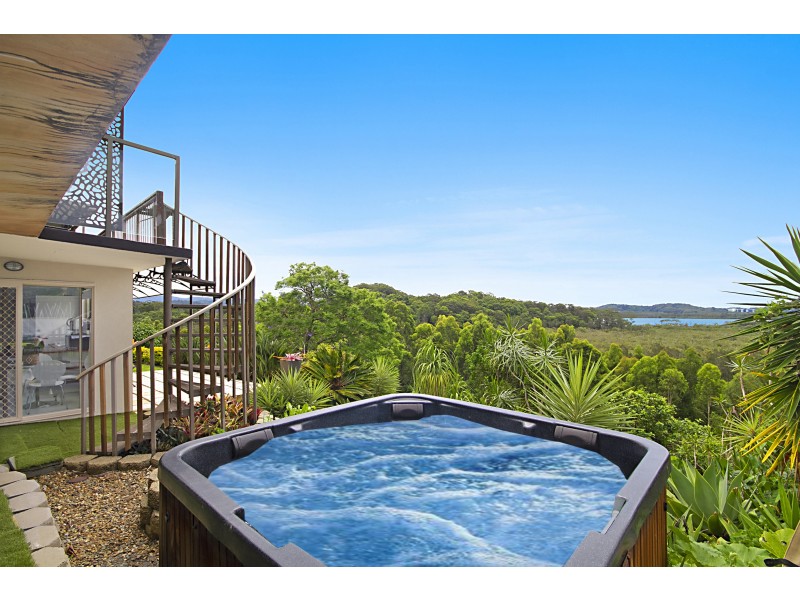 13 Anconia Avenue, Tweed Heads West NSW 2485