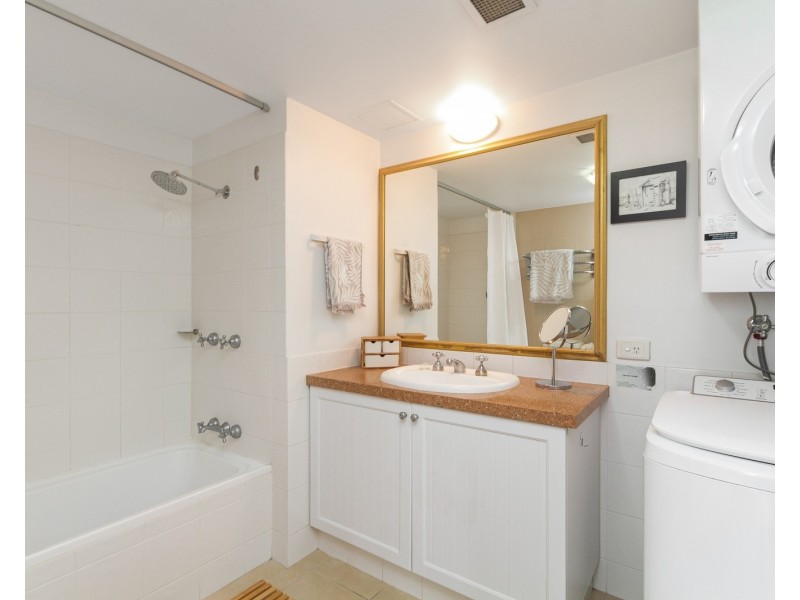 246/99 Griffith Street, Coolangatta QLD 4225