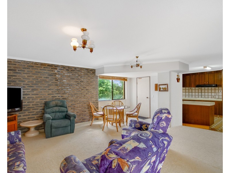 2/63 Dixon Street, Coolangatta QLD 4225