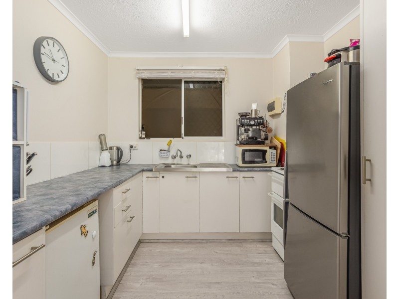 2/39 Coolangatta Road, Coolangatta QLD 4225