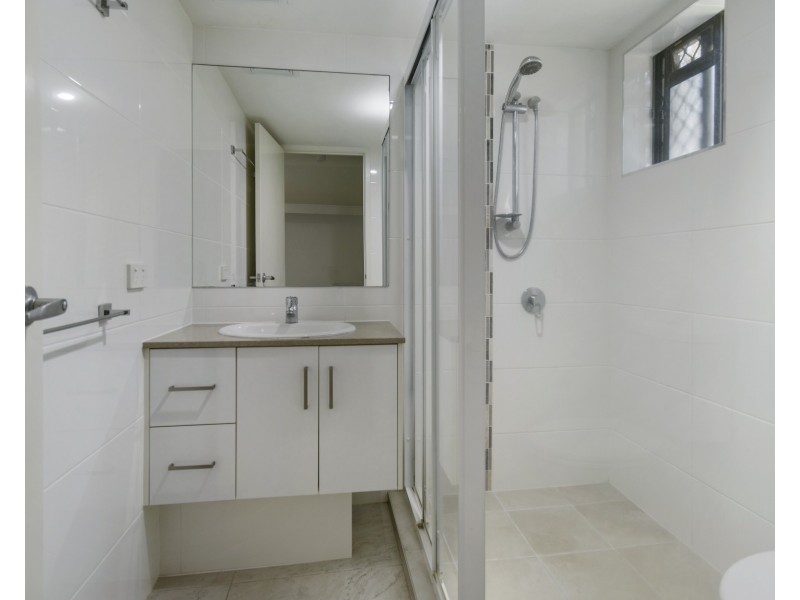 1/38 Marine Parade, Coolangatta QLD 4225