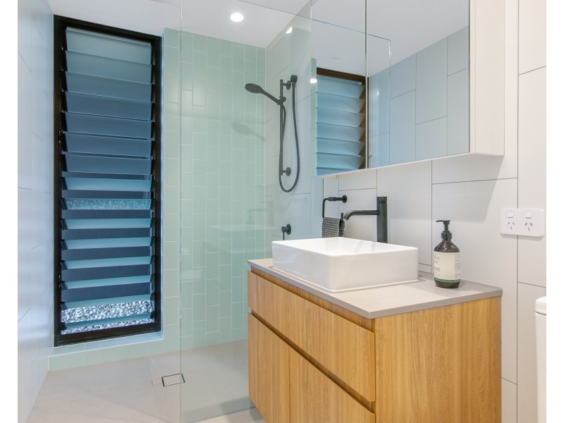 606/13-15 Haig Street, Coolangatta QLD 4225