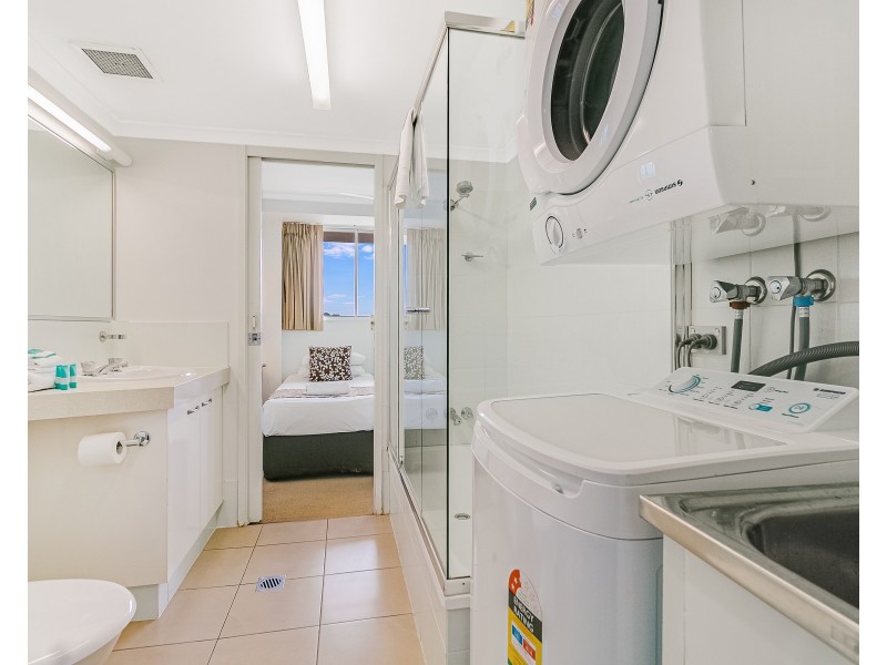 105/62-68 Marine Parade, Coolangatta QLD 4225