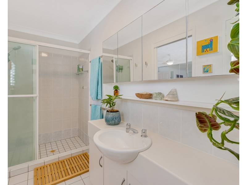8/18 Dutton Street, Coolangatta QLD 4225