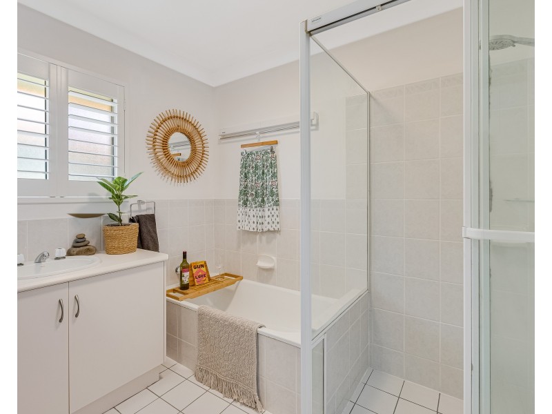 8/18 Dutton Street, Coolangatta QLD 4225