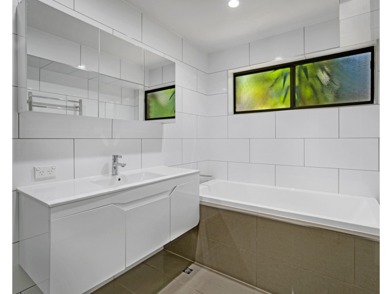 2 Elm Place, Banora Point NSW 2486