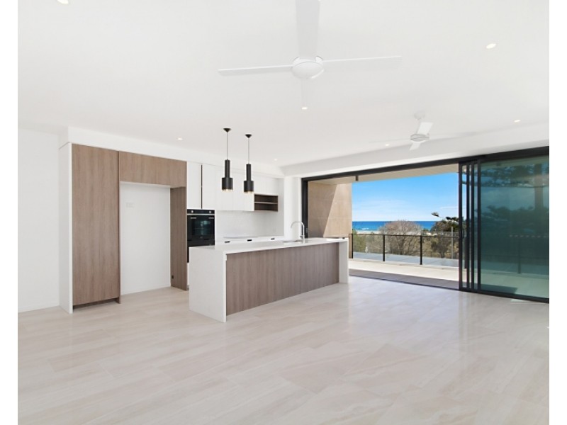 2/106 Pacific Parade, Bilinga QLD 4225