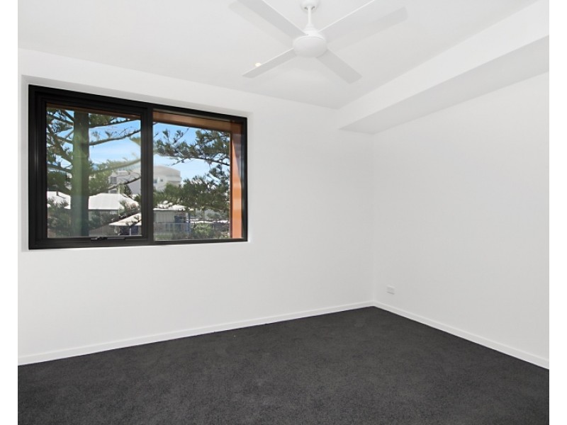 2/106 Pacific Parade, Bilinga QLD 4225
