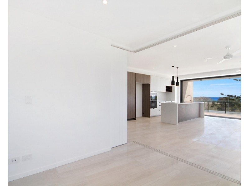 2/106 Pacific Parade, Bilinga QLD 4225