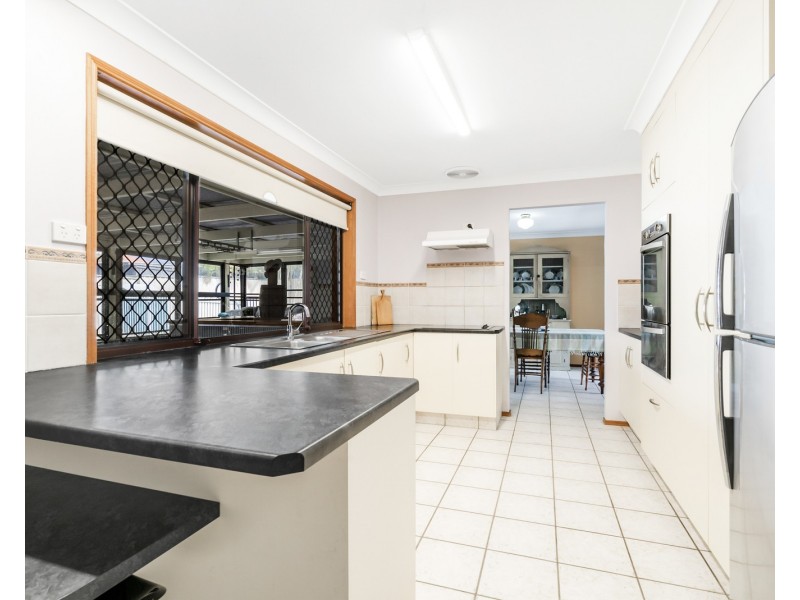 8 Oakland Court, Burleigh Waters QLD 4220