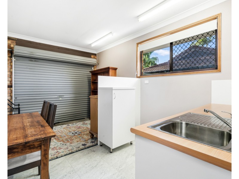 8 Oakland Court, Burleigh Waters QLD 4220