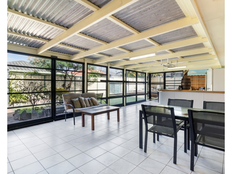 8 Oakland Court, Burleigh Waters QLD 4220