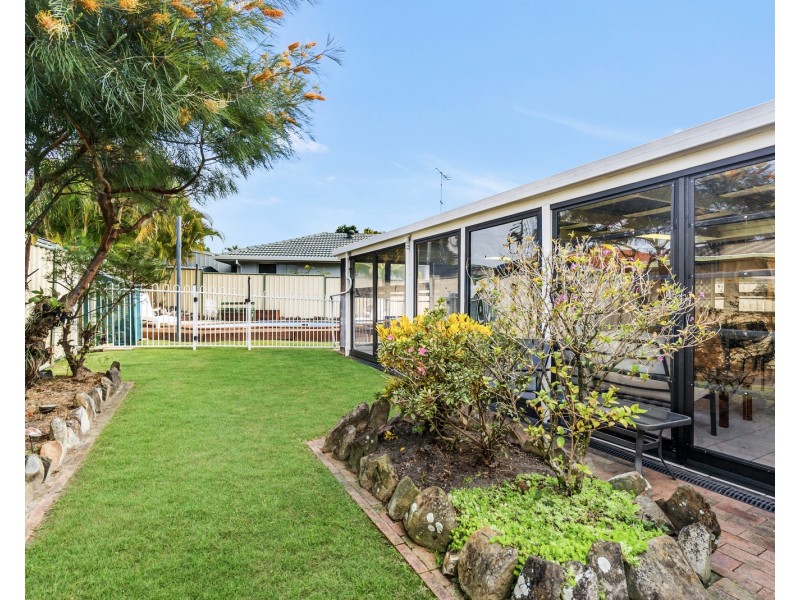 8 Oakland Court, Burleigh Waters QLD 4220