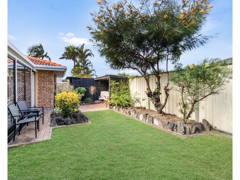 8 Oakland Court, Burleigh Waters QLD 4220