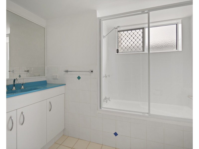 2/80 Pacific Parade, Bilinga QLD 4225