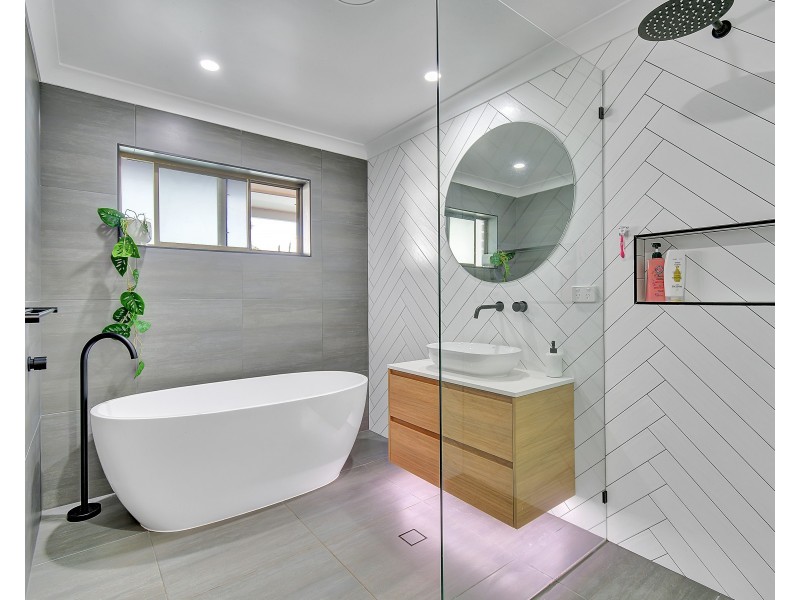 3 Yvonne Crescent, Bilambil Heights NSW 2486