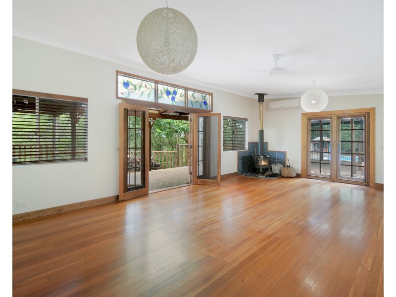 22 Evergreen Drive, Elanora QLD 4221