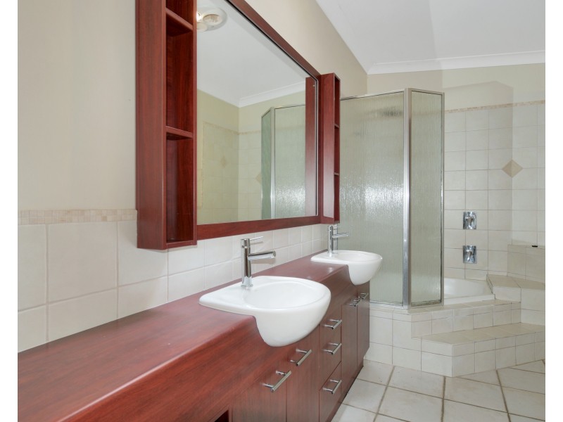 22 Evergreen Drive, Elanora QLD 4221