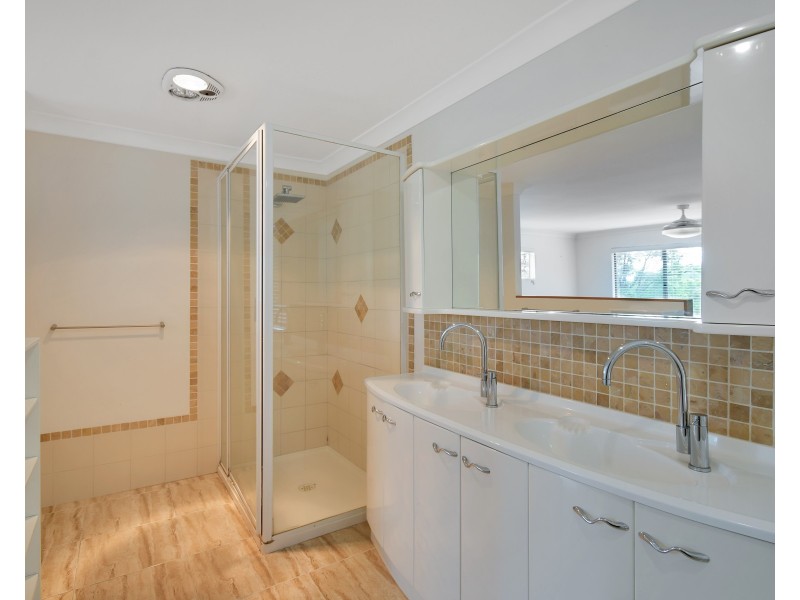 22 Evergreen Drive, Elanora QLD 4221