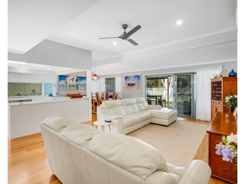 52 Plover Place, Tweed Heads West NSW 2485