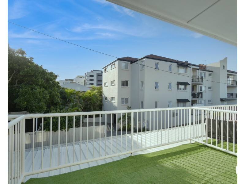 2/74A Pacific Parade, Bilinga QLD 4225