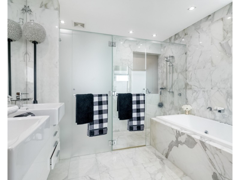 2001/120 Marine Pde, Coolangatta QLD 4225