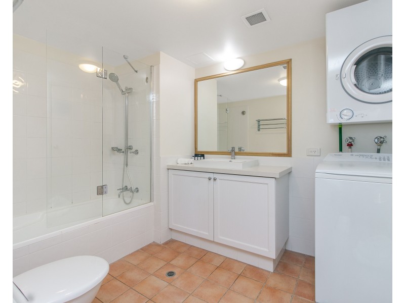 206/99 Griffith Street, Coolangatta QLD 4225