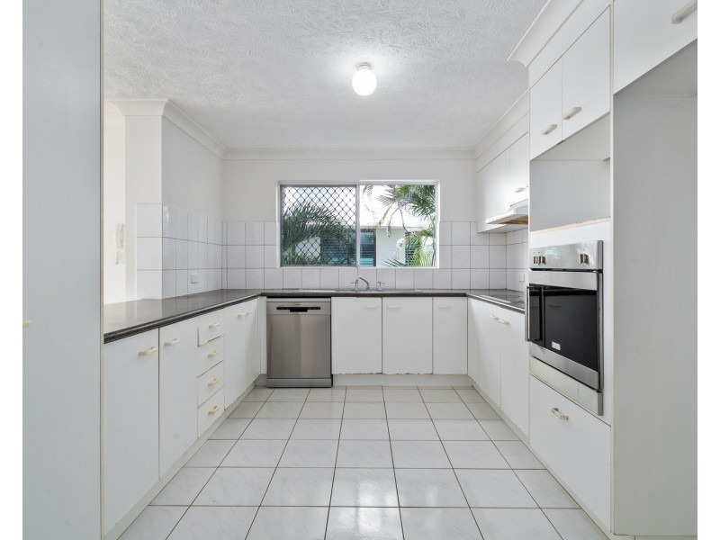 1/241 Golden Four Drive, Bilinga QLD 4225