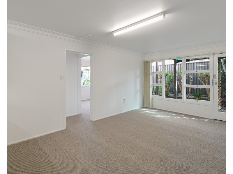 1/4 Johnston Street, Bilinga QLD 4225