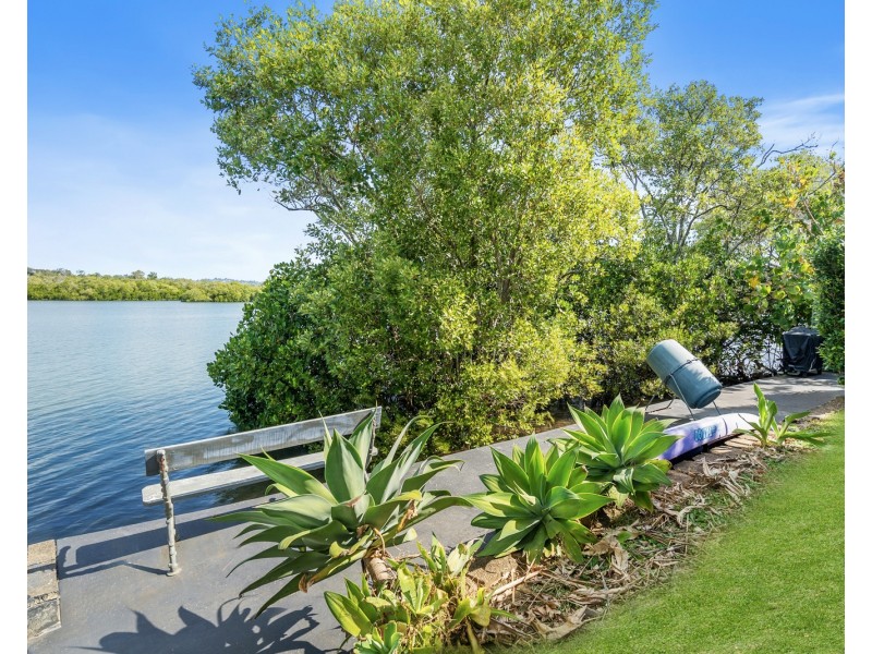 210 Kennedy Drive, Tweed Heads West NSW 2485