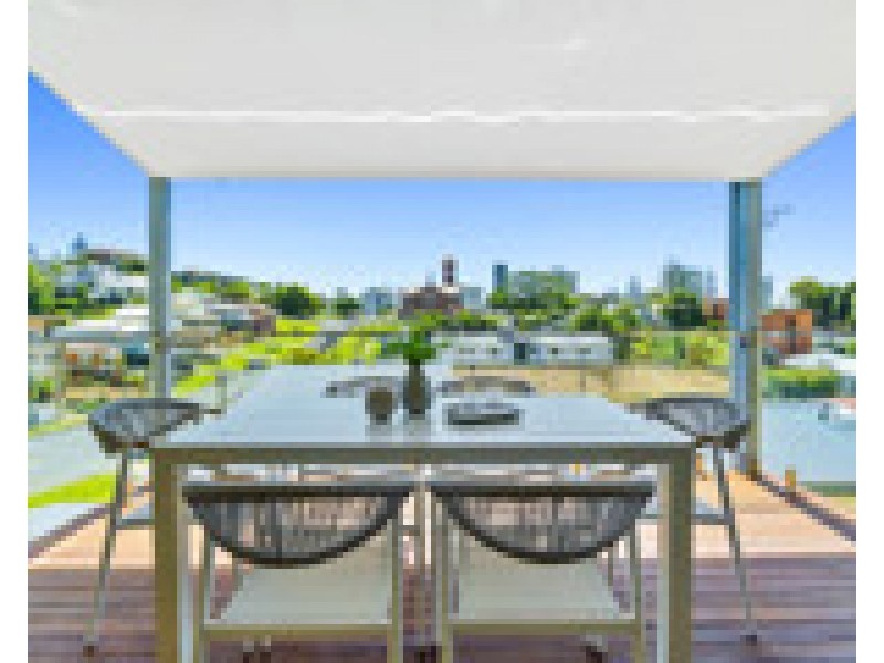 1/80 Mclean Street, Coolangatta QLD 4225