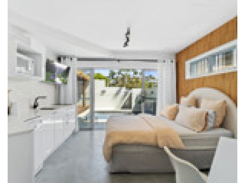 1/80 Mclean Street, Coolangatta QLD 4225