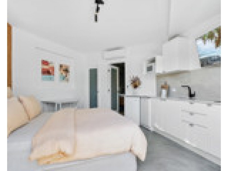 1/80 Mclean Street, Coolangatta QLD 4225