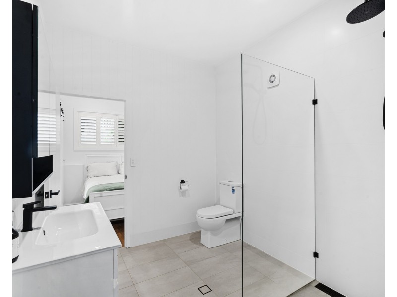 23 Broadwater Esplanade, Bilambil Heights NSW 2486