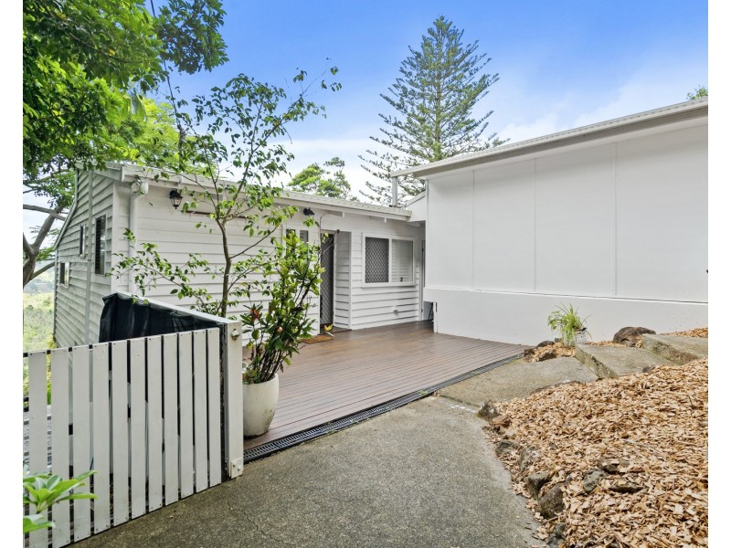 23 Broadwater Esplanade, Bilambil Heights NSW 2486