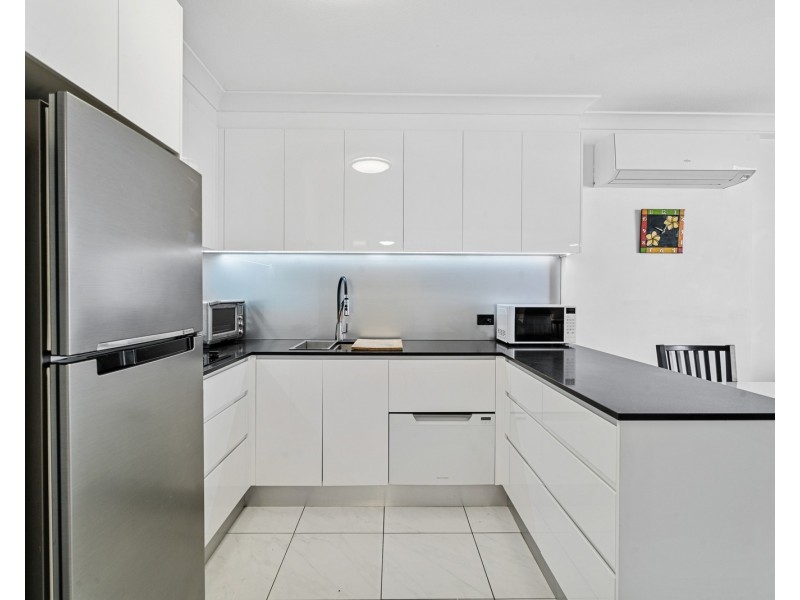 208/99 Griffith Street, Coolangatta QLD 4225