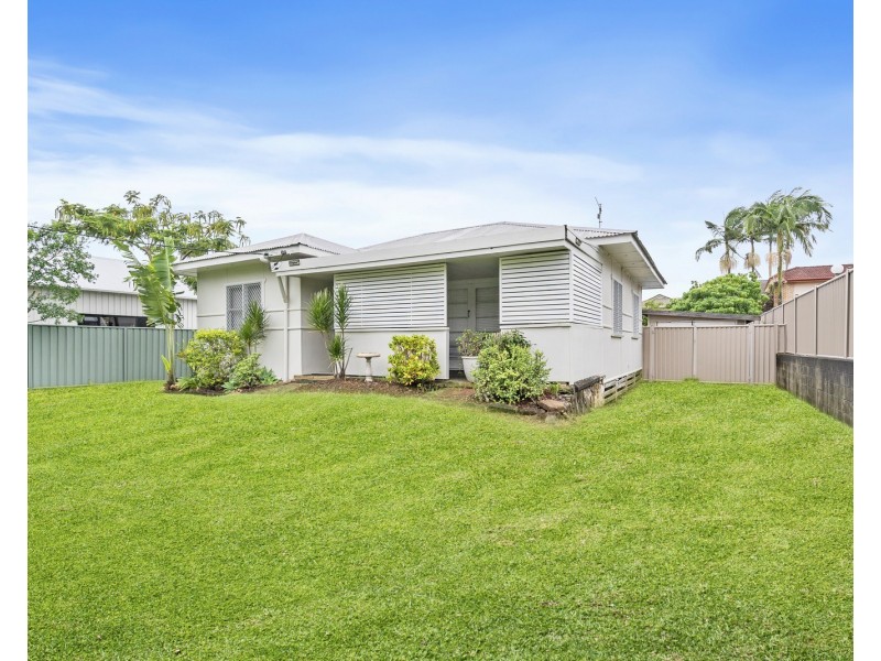4 Dry Dock Road, Tweed Heads South NSW 2486