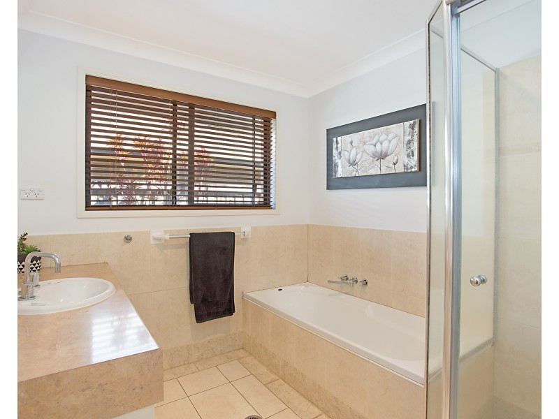 8 Traminer Court, Tweed Heads South NSW 2486