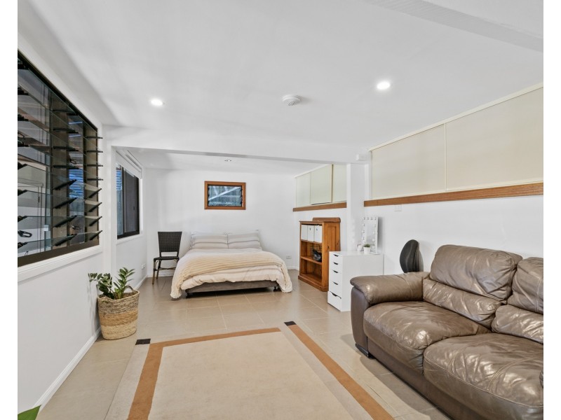 34 Lakeview Parade, Tweed Heads South NSW 2486