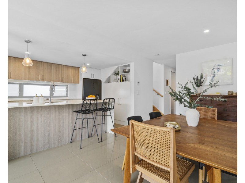 2/30 Coolangatta Road, Coolangatta QLD 4225